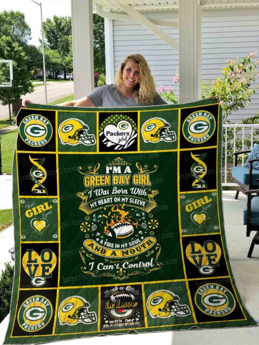 1589987942 green bay packers girl quilt blanket 01 C203E3