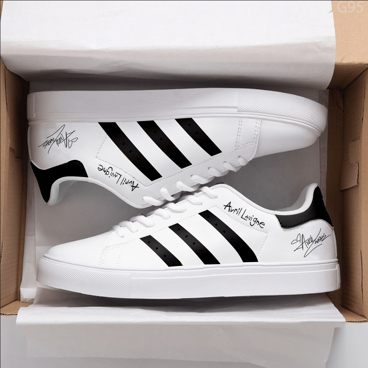 Avril Lavigne 2 Stan Smith Shoes 1 Avril Lavigne 2 Stan Smith Shoes