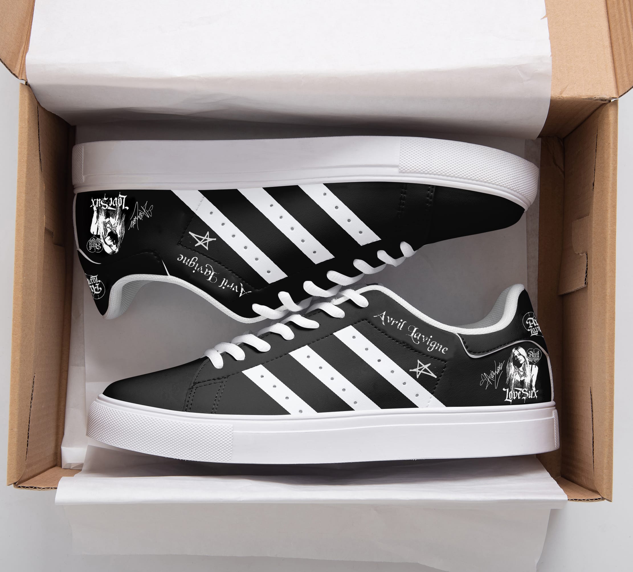 Avril Lavigne 3 Stan Smith Shoes 1 Avril Lavigne 3 Stan Smith Shoes