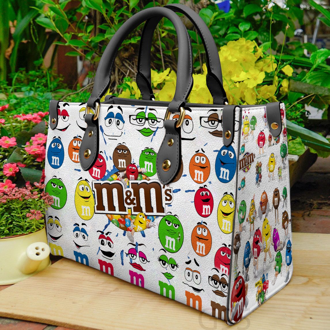 M&M' 1 Leather Handbag 1 M&M' 1 Leather Handbag
