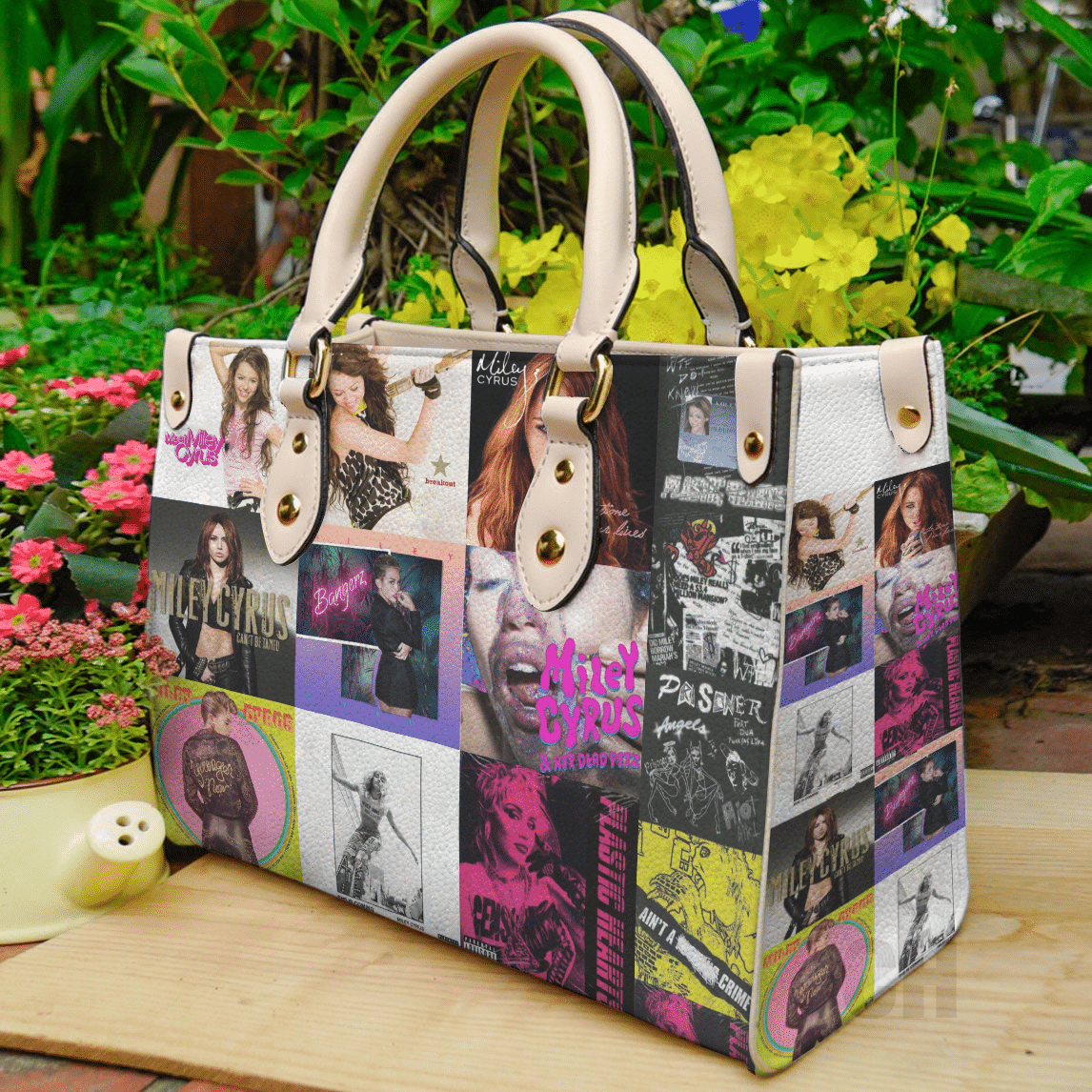 Miley Cyrus Leather Handbag 1 Miley Cyrus Leather Handbag
