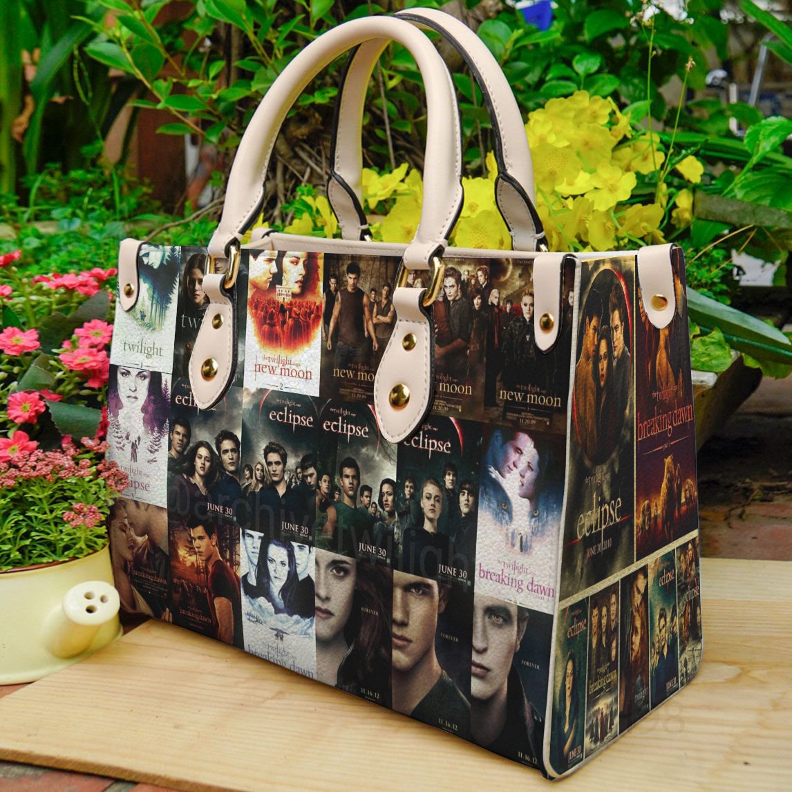 The Twilight Saga Leather Handbag 1 The Twilight Saga Leather Handbag